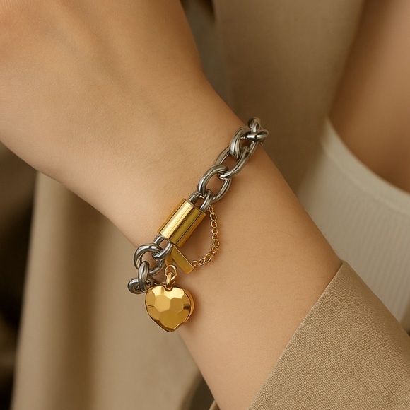 New! Stainless steel mixcolor Silver and Gold heart Chain Bracelet - Picture 2 of 4